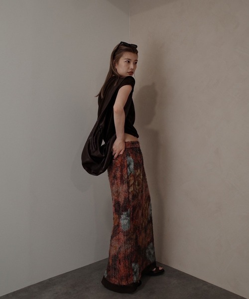 Ameri(アメリ)の「WOVEN PATTERN FLOWER SKIRT(スカート・レディース・ネイビー/ブラウン・MEDIUM/SMALL)」の22枚目の写真