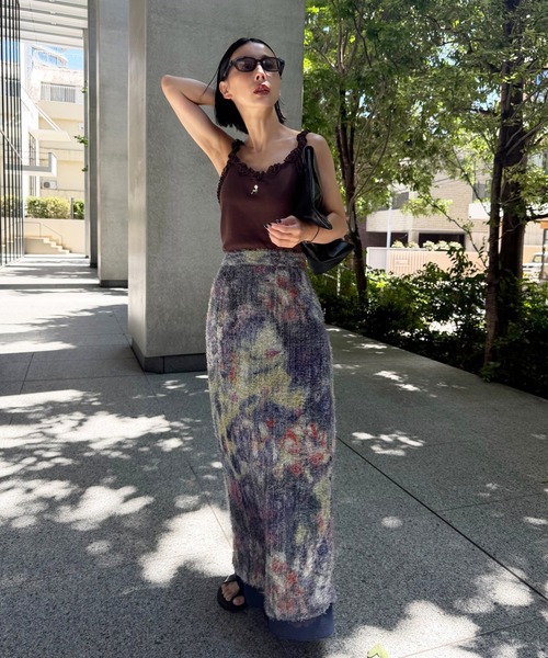 Ameri(アメリ)の「WOVEN PATTERN FLOWER SKIRT(スカート・レディース・ネイビー/ブラウン・MEDIUM/SMALL)」の4枚目の写真