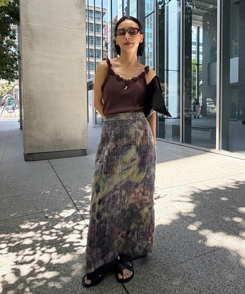 Ameri(アメリ)の「WOVEN PATTERN FLOWER SKIRT(スカート・レディース・ネイビー/ブラウン・MEDIUM/SMALL)」の5枚目の写真