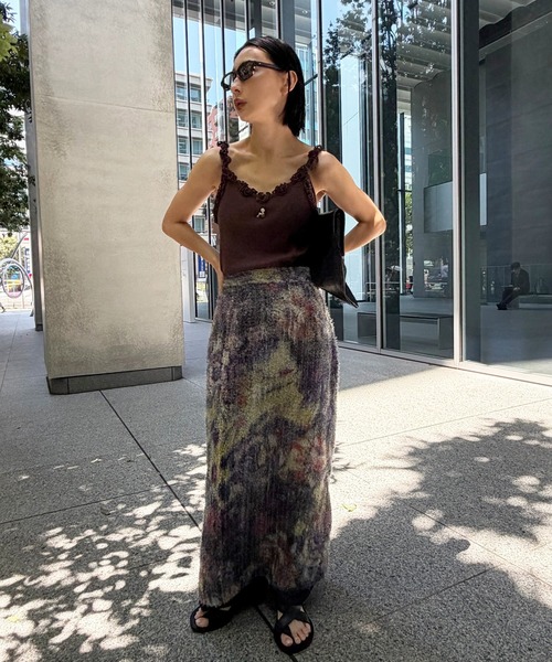 Ameri(アメリ)の「WOVEN PATTERN FLOWER SKIRT(スカート・レディース・ネイビー/ブラウン・MEDIUM/SMALL)」の6枚目の写真