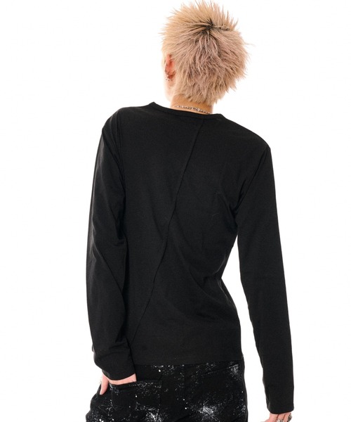 FUGA(フーガ)の「『FUGA/フーガ』スカルプリントVネックL/S Tee/ロングスリーブカットソー(Tシャツ/カットソー・メンズ・ブラック×ホワイト/ブラック・M/L)」の6枚目の写真