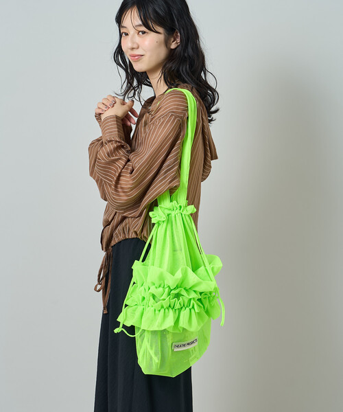 FREAK'S STORE(フリークスストア)の「THEATRE PRODUCTS/シアタープロダクツ メッシュフリル 巾着バッグ(トートバッグ・レディース・グリーン/グレー/ブラック・ONE SIZE)」の4枚目の写真