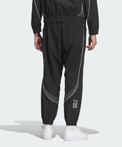 adidas(アディダス)の「ブランドラブ ルーズフィット ライトウーブン フルレングス エラスティックカフ パンツ / アディダス adidas(スウェットパンツ・メンズ・ブラック・3XL/XX-LARGE/LARGE/MEDIUM/X-SMALL/X-LARGE/SMALL)」の2枚目の写真