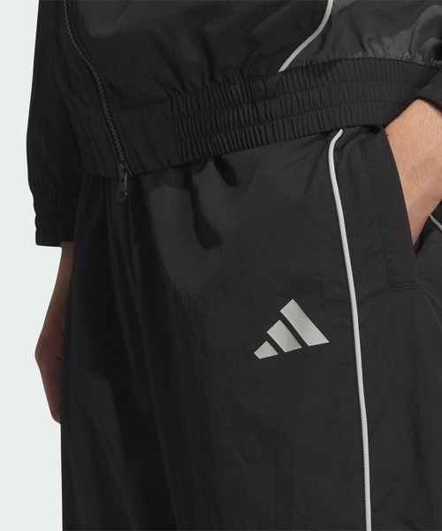 adidas(アディダス)の「ブランドラブ ルーズフィット ライトウーブン フルレングス エラスティックカフ パンツ / アディダス adidas(スウェットパンツ・メンズ・ブラック・3XL/XX-LARGE/LARGE/MEDIUM/X-SMALL/X-LARGE/SMALL)」の5枚目の写真