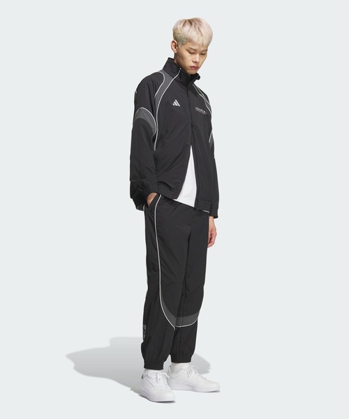 adidas(アディダス)の「ブランドラブ ルーズフィット ライトウーブン フルレングス エラスティックカフ パンツ / アディダス adidas(スウェットパンツ・メンズ・ブラック・3XL/XX-LARGE/LARGE/MEDIUM/X-SMALL/X-LARGE/SMALL)」の3枚目の写真