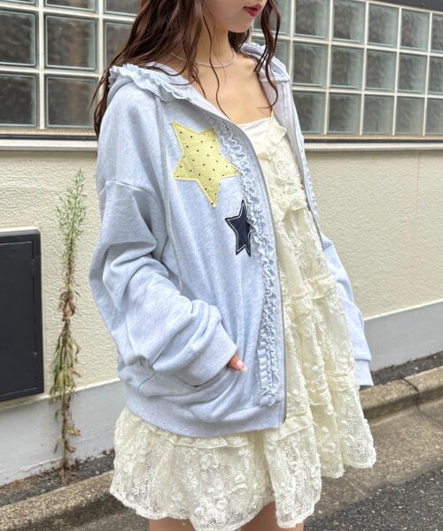 w closet(ダブルクローゼット)の「星柄パッチワークパーカー(パーカー・レディース・グリーン/ネイビー/ブルー/アイボリー・FREE)」の5枚目の写真
