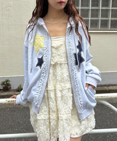 w closet(ダブルクローゼット)の「星柄パッチワークパーカー(パーカー・レディース・グリーン/ネイビー/ブルー/アイボリー・FREE)」の7枚目の写真