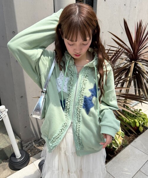 w closet(ダブルクローゼット)の「星柄パッチワークパーカー(パーカー・レディース・グリーン/ネイビー/ブルー/アイボリー・FREE)」の13枚目の写真