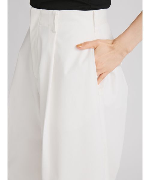 MIESROHE(ミースロエ)の「コクーンワイドチノパンツ(その他パンツ・レディース・ベージュ/ブラック/ホワイト・0/1)」の16枚目の写真