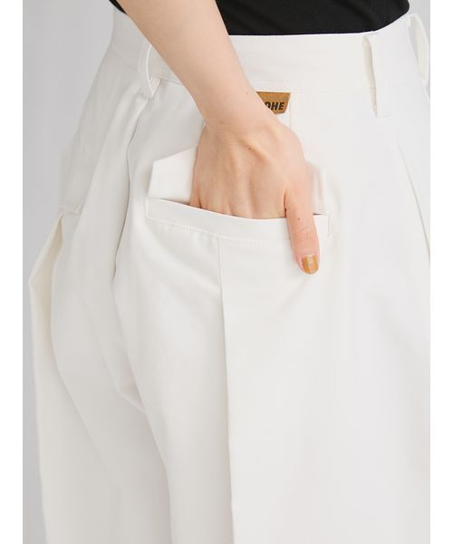 MIESROHE(ミースロエ)の「コクーンワイドチノパンツ(その他パンツ・レディース・ベージュ/ブラック/ホワイト・0/1)」の18枚目の写真