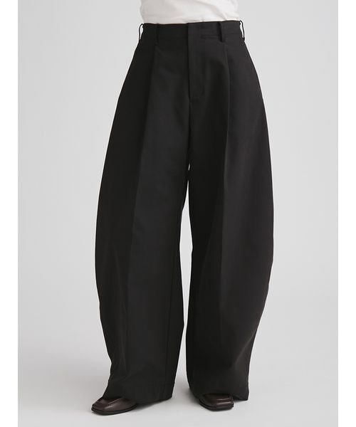 MIESROHE(ミースロエ)の「コクーンワイドチノパンツ(その他パンツ・レディース・ベージュ/ブラック/ホワイト・0/1)」の21枚目の写真