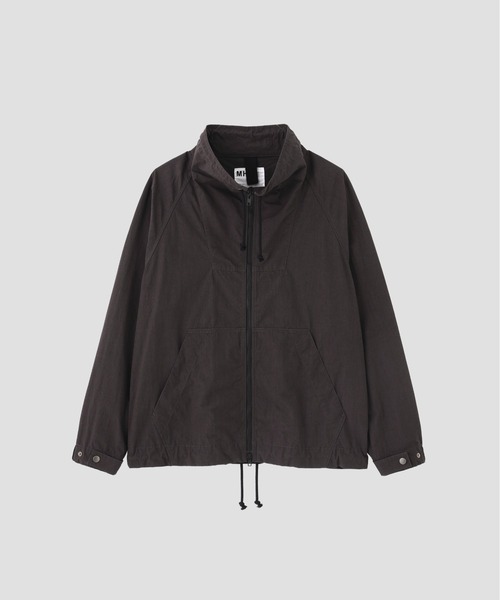MHL.（エムエイチエル）の「COTTON NYLON PLAINWEAVE（ブルゾン・メンズ・ダークグレー/カーキ・MEDIUM/SMALL/LARGE）」の4枚目の写真
