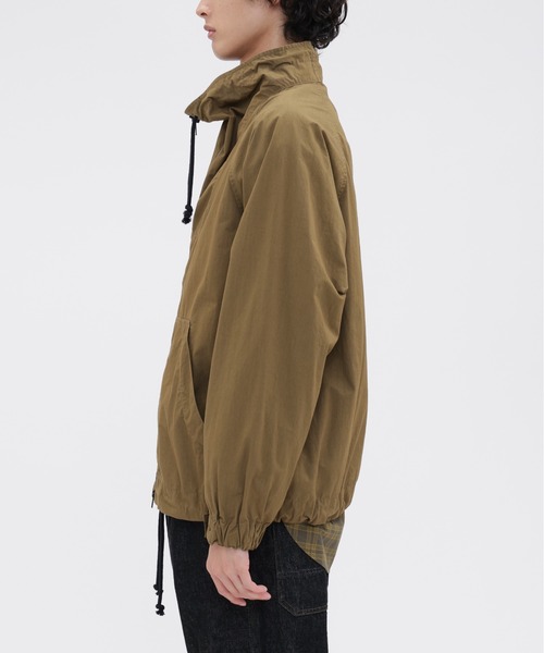 MHL.（エムエイチエル）の「COTTON NYLON PLAINWEAVE（ブルゾン・メンズ・ダークグレー/カーキ・MEDIUM/SMALL/LARGE）」の7枚目の写真