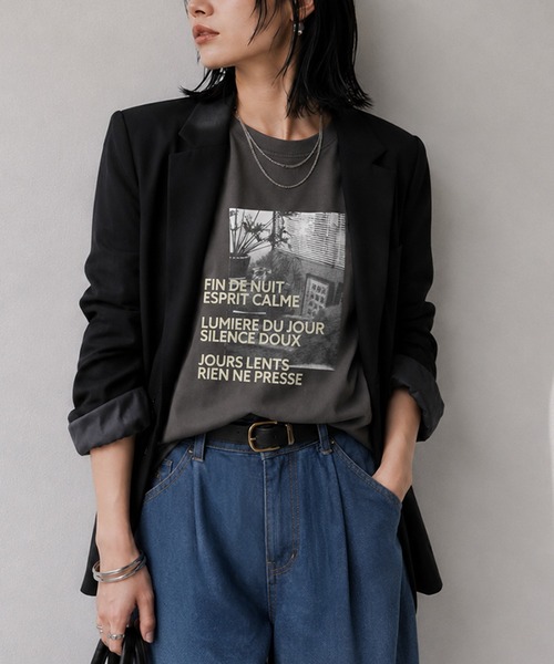 itto...(イット)の「フォトプリントロンT/ロゴT/カットソー(Tシャツ/カットソー・レディース・オフホワイト/チャコール/ブラック・M)」の3枚目の写真