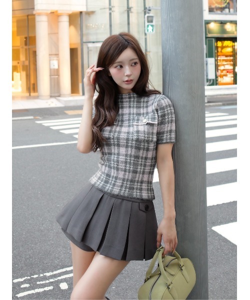 Darich(ダーリッチ)の「ハーフスリーブチェックニットトップス(ニット/セーター・レディース・ベージュ/グレー/ブラウン・FREE)」の1枚目の写真