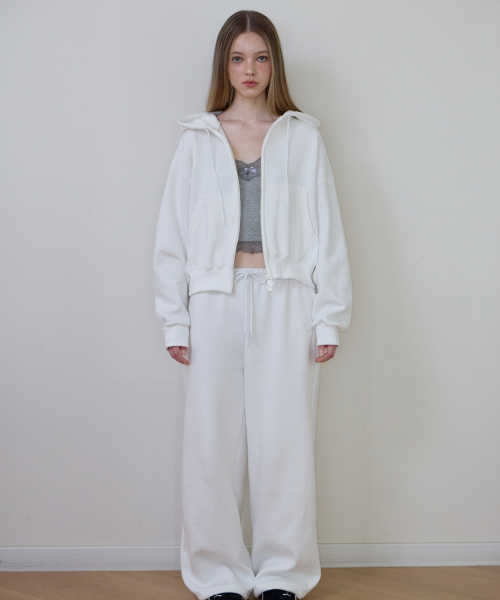 ROSEFRANTZ（ロゼフランツ）の「Rose Embroidery Hood Zip-up [Ivory]（パーカー・レディース・アイボリー・S/M/XS/S）」の2枚目の写真