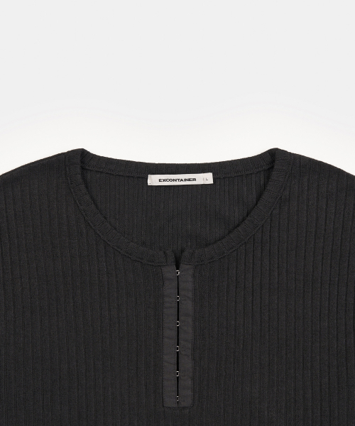EXCONTAINER(エックスコンテナ)の「HUKE クロップドロングスリーブ (BLACK)(Tシャツ/カットソー・メンズ・その他・LARGE/X-LARGE/MEDIUM)」の3枚目の写真