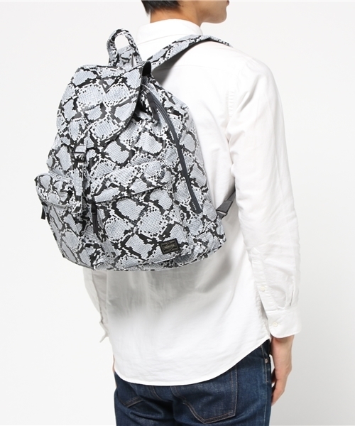 PORTER ヘッドポーター リュック パイソン プリント HEAD PORTER（ヘッドポーター）の「PYTHON/RUCKSACK（バック