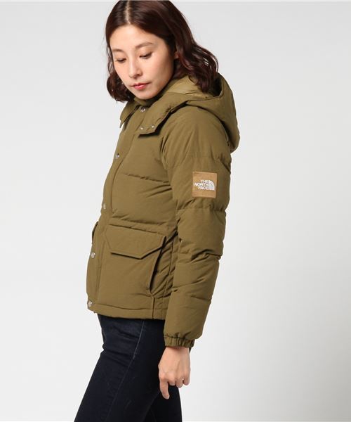 THE NORTH FACE（ザノースフェイス）の「ザ・ノース・フェイス ウイメンズダウンマウンテンパーカー / キャンプシェラショート（ダウンジャケット/コート・レディース・ライトブルー/ネイビー/レッド/レッド系その他/ブラック/オリーブドラブ/ダークブルー・X-LARGE/LARGE/MEDIUM/SMALL）」の14枚目の写真