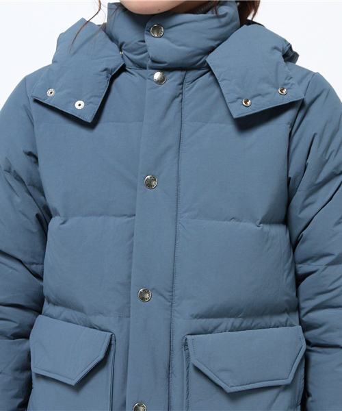 THE NORTH FACE（ザノースフェイス）の「ザ・ノース・フェイス ウイメンズダウンマウンテンパーカー / キャンプシェラショート（ダウンジャケット/コート・レディース・ライトブルー/ネイビー/レッド/レッド系その他/ブラック/オリーブドラブ/ダークブルー・X-LARGE/LARGE/MEDIUM/SMALL）」の16枚目の写真