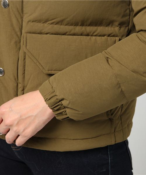 THE NORTH FACE（ザノースフェイス）の「ザ・ノース・フェイス ウイメンズダウンマウンテンパーカー / キャンプシェラショート（ダウンジャケット/コート・レディース・ライトブルー/ネイビー/レッド/レッド系その他/ブラック/オリーブドラブ/ダークブルー・X-LARGE/LARGE/MEDIUM/SMALL）」の19枚目の写真