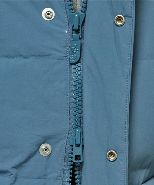 THE NORTH FACE（ザノースフェイス）の「ザ・ノース・フェイス ウイメンズダウンマウンテンパーカー / キャンプシェラショート（ダウンジャケット/コート・レディース・ライトブルー/ネイビー/レッド/レッド系その他/ブラック/オリーブドラブ/ダークブルー・X-LARGE/LARGE/MEDIUM/SMALL）」の21枚目の写真