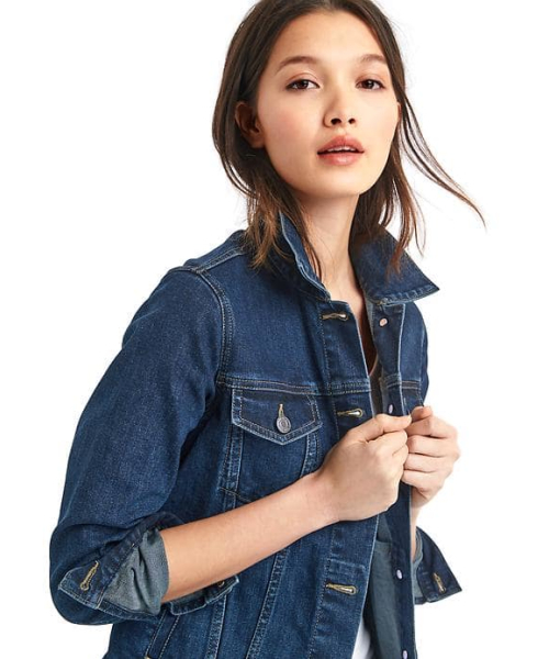 GAP(ギャップ)の「Gap アイコニック デニムジャケット(デニムジャケット・レディース・インディゴブルー・XS/M/XXS/S/L)」の4枚目の写真