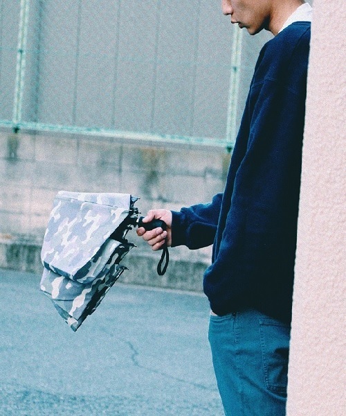 Wpc.（ダブリュピーシー）の「自動開閉 ASCフォールディングアンブレラ【1】（折りたたみ傘・メンズ・ブルー系その他/ブラック/ブラック系その他/グレー系カモフラージュ/グリーン/ネイビー/ストライプ/グリーン系その他/ブラック系その他2/ホワイト系その他/ドット・FREE）」の9枚目の写真