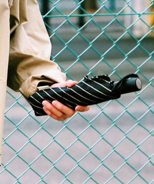 Wpc.（ダブリュピーシー）の「自動開閉 ASCフォールディングアンブレラ【1】（折りたたみ傘・メンズ・ブルー系その他/ブラック/ブラック系その他/グレー系カモフラージュ/グリーン/ネイビー/ストライプ/グリーン系その他/ブラック系その他2/ホワイト系その他/ドット・FREE）」の22枚目の写真