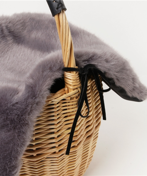 LBC（エルビーシー）の「フェイクファーフラップバケツカゴトート             （かごバッグ・レディース・ブラウン/その他35/グレー・FREE）」の5枚目の写真