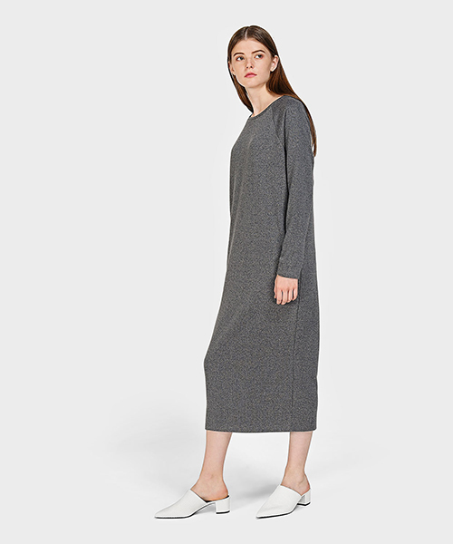 CHARLES & KEITH(チャールズ & キース)の「ポインテッドトゥスリッポン / POINTED TOE SLIP-ONS(スリッポン・レディース・ホワイト・22.5cm/23.5cm/25cm/24.5cm/23cm)」の3枚目の写真