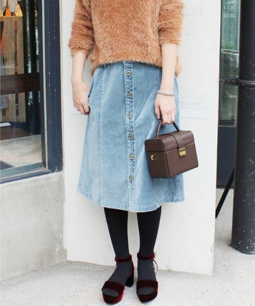 SLOBE IENA(スローブイエナ)の「LE DENIM ベルベットスカート◆(スカート・レディース・ネイビー/ブルー・36/38/40)」の2枚目の写真