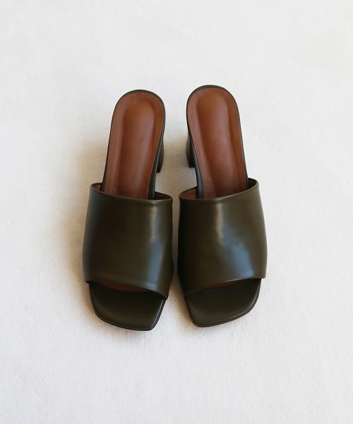 TODAYFUL（トゥデイフル）の「スクエアーオープントゥーサンダル（サンダル・レディース・カーキ/キナリ/キャメル・36inch/38inch/37inch）」の3枚目の写真