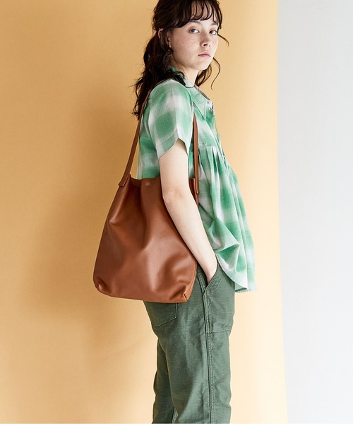 THE CASE(ザケース)の「【THE CASE】LEATHER ONESHOULDER JUST(ショルダーバッグ)」|ライトブラウン