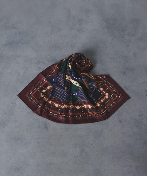 SOVEREIGN（ソブリン）の「＜SOVEREIGN（ソブリン）＞ ADMLY ELPHNT S（バンダナ/スカーフ・メンズ・ダークグリーン/ワインレッド・FREE）」の2枚目の写真