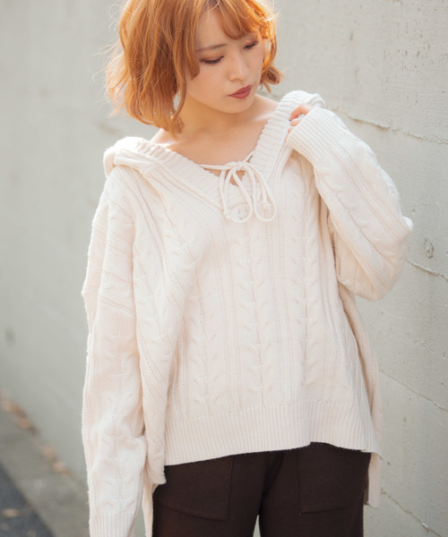 VANNIE U（ヴァニーユー）の「VANNIE U ケーブルオーバーフードニット（ニット/セーター・レディース・アイボリー・FREE）」の5枚目の写真