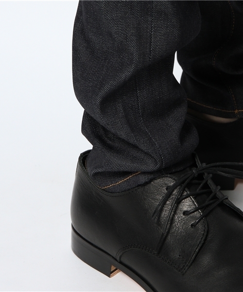 JOHN LAWRENCE SULLIVAN(ジョンローレンスサリバン)の「JOHN LAWRENCE SULLIVAN ストレッチテーパードデニム(デニムパンツ・メンズ・ブラック/ダークブルー/ホワイト・40/34/38/36)」の6枚目の写真