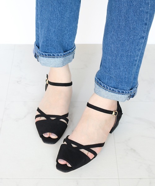 Fin（フィン）の「カッティングフラットサンダル（サンダル・レディース・アイボリー/ブラック/ピンク/ベージュ/シルバー・22.5cm/23cm/23.5cm/24cm/24.5cm/25cm）」の22枚目の写真