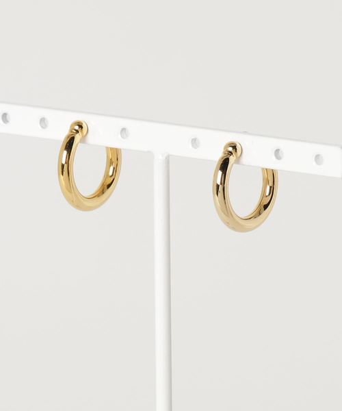 Ray BEAMS(レイビームス)の「Ray BEAMS / 18mm フープ イヤリング(イヤリング・レディース・シルバー/ゴールド・ONE SIZE)」の6枚目の写真