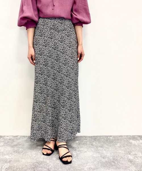 LOWRYS FARM（ローリーズファーム）の「コバナキリカエフレアスカート　886090（スカート・レディース・ブラック/グリーン/アイボリー・FREE）」の4枚目の写真