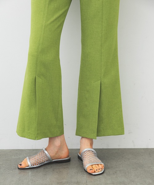 STUDIOUS（ステュディオス）の「【STUDIOUS】ボタニカルアンクルフレアパンツ（その他パンツ・レディース・ベージュ/グリーン・1/2）」の21枚目の写真