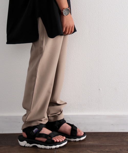 classicalelf（クラシカルエルフ）の「キッズ タック入りウエストゴム無地テーパードパンツ(フルレングス)（その他パンツ・キッズ・グリーン/ライトベージュ/ブラック/ベージュ・140/130/150）」の2枚目の写真