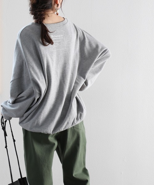 classicalelf（クラシカルエルフ）の「ガゼット付きバックプリントクルーネックスウェットプルオーバー(長袖)（スウェット・レディース・ブラック/グレー/アイボリー/モカ/ライトカーキ/グレイッシュブルー/ライトグレー・MEDIUM/LARGE/X-LARGE）」の5枚目の写真