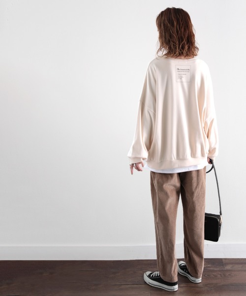 classicalelf（クラシカルエルフ）の「ガゼット付きバックプリントクルーネックスウェットプルオーバー(長袖)（スウェット・レディース・ブラック/グレー/アイボリー/モカ/ライトカーキ/グレイッシュブルー/ライトグレー・MEDIUM/LARGE/X-LARGE）」の17枚目の写真