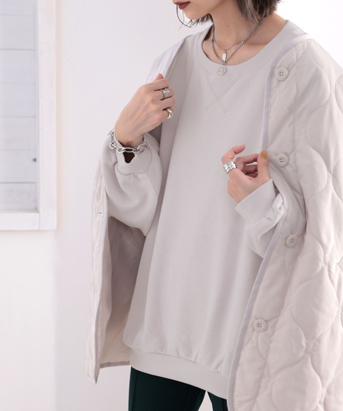 classicalelf（クラシカルエルフ）の「ガゼット付きバックプリントクルーネックスウェットプルオーバー(長袖)（スウェット・レディース・ブラック/グレー/アイボリー/モカ/ライトカーキ/グレイッシュブルー/ライトグレー・MEDIUM/LARGE/X-LARGE）」の9枚目の写真