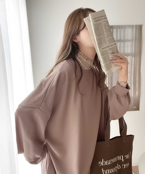 classicalelf（クラシカルエルフ）の「ガゼット付きバックプリントクルーネックスウェットプルオーバー(長袖)（スウェット・レディース・ブラック/グレー/アイボリー/モカ/ライトカーキ/グレイッシュブルー/ライトグレー・MEDIUM/LARGE/X-LARGE）」の21枚目の写真