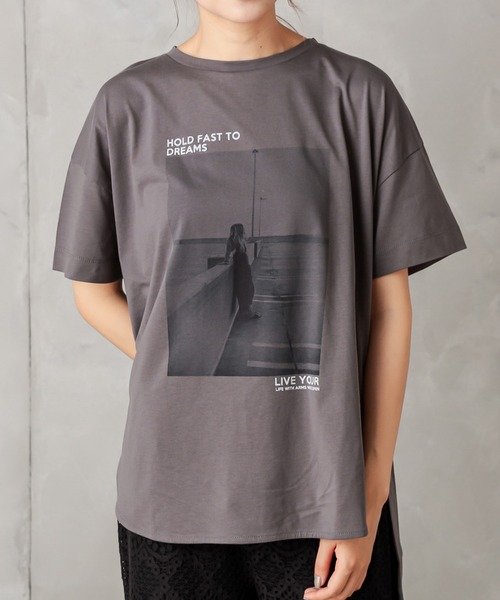 PUAL CE CIN（ピュアルセシン）の「フォトプリントT（Tシャツ/カットソー・レディース・グレー/レッド/オフホワイト/グレー系その他・FREE）」の15枚目の写真