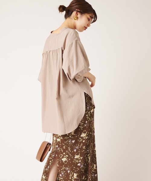 natural couture(ナチュラルクチュール)の「たっぷりボリューム袖ブラウス(シャツ/ブラウス・レディース・オフホワイト/ブルーグレー/モカ/その他1・FREE)」の12枚目の写真
