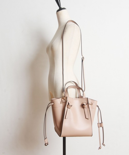 tocco closet(トッコ クローゼット)の「ドロスト付きマルチWAYフェイクレザー軽量トートバッグ(ショルダーバッグ・レディース・ピンクベージュ/ベージュ系その他/グレイッシュベージュ/グレー・FREE)」の13枚目の写真
