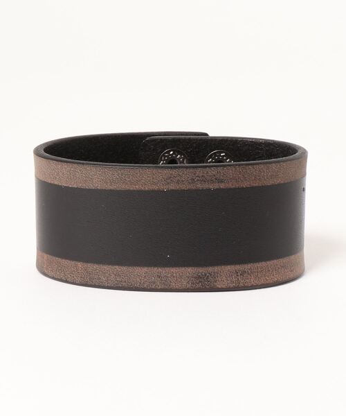 Fun & Daily(ファンアンドデイリー)の「F&D : Cow Leather Wide Bracelet(ブレスレット・メンズ・ブラウン/キャメル/ブラック・FREE)」の5枚目の写真